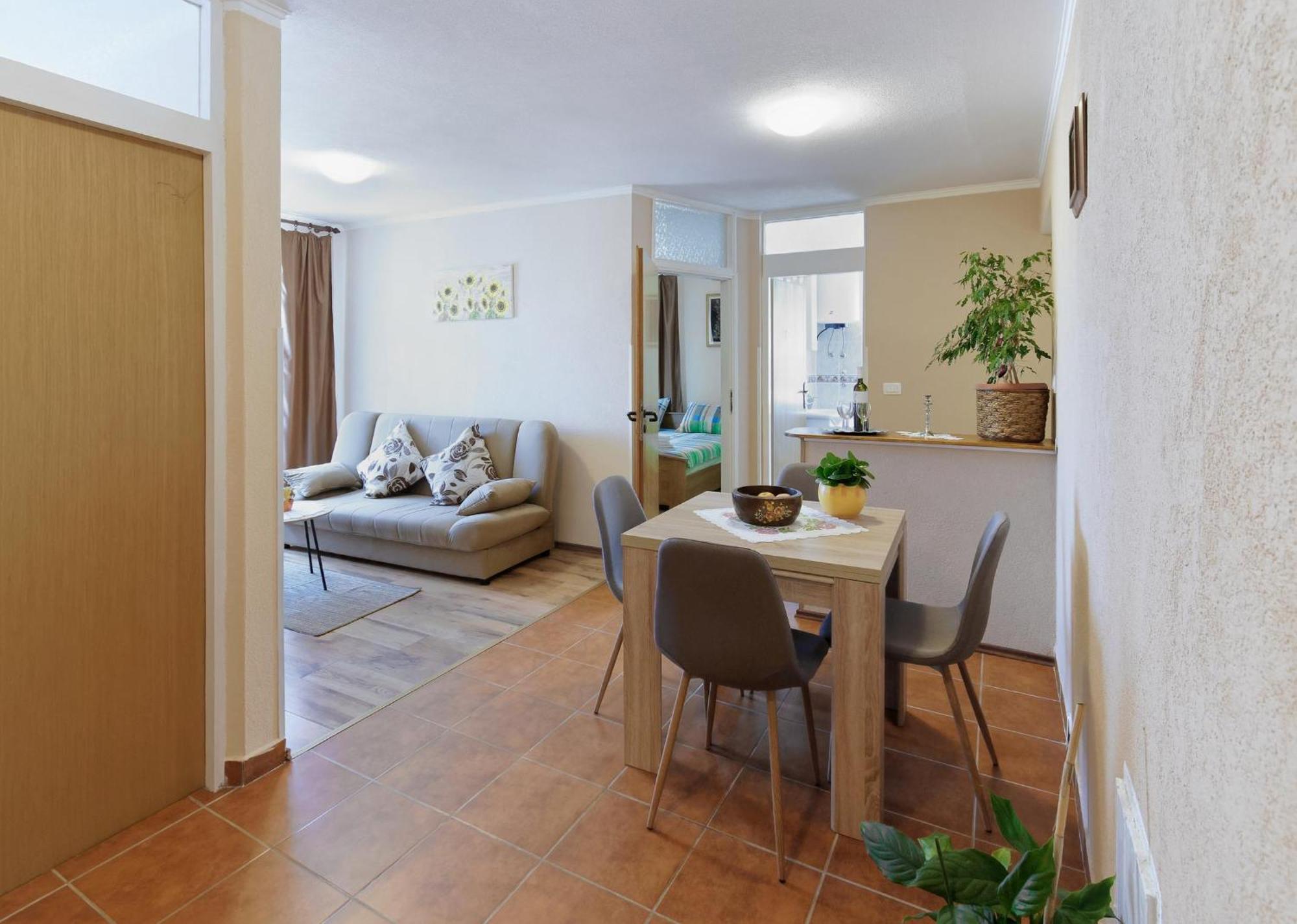 Apartments Viola By Rent Istria Momjan Eksteriør billede