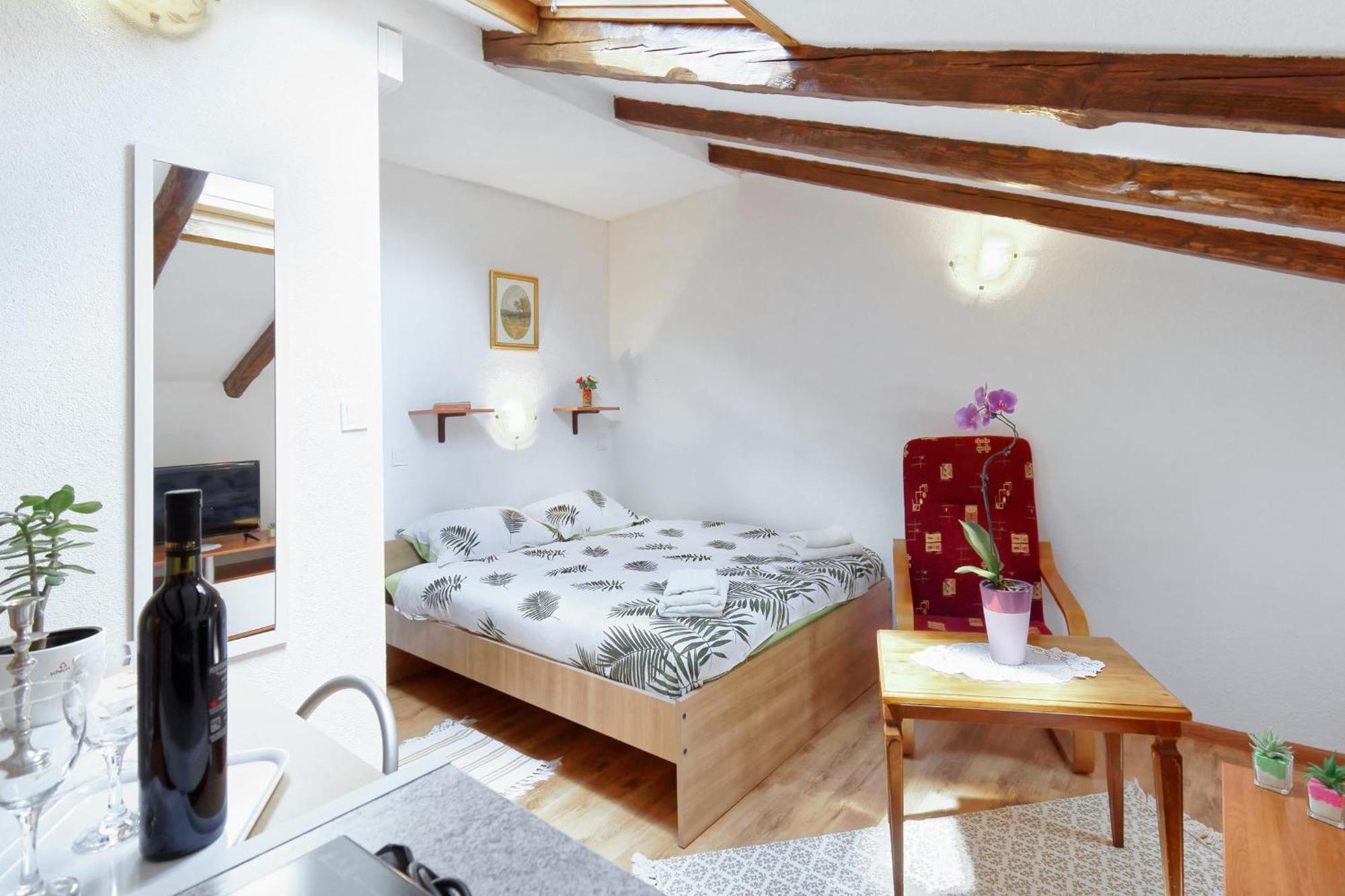 Apartments Viola By Rent Istria Momjan Eksteriør billede